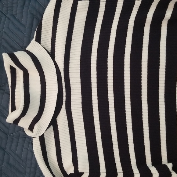 Turtleneck - Picture 2 of 4